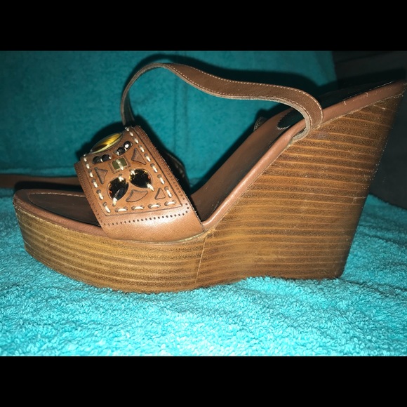 BCBG MAXAZRIA Brown Wedges - Picture 7 of 8